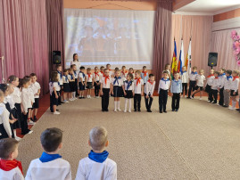 месячник месячник.